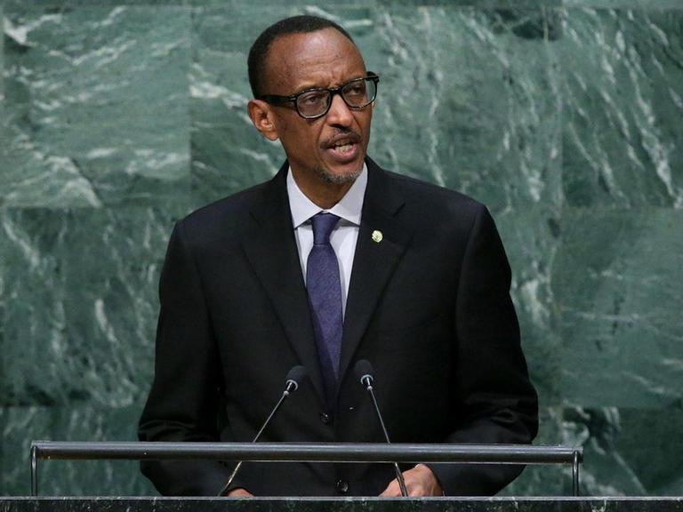 Ruandas Präsident Paul Kagame am Rednerpult.