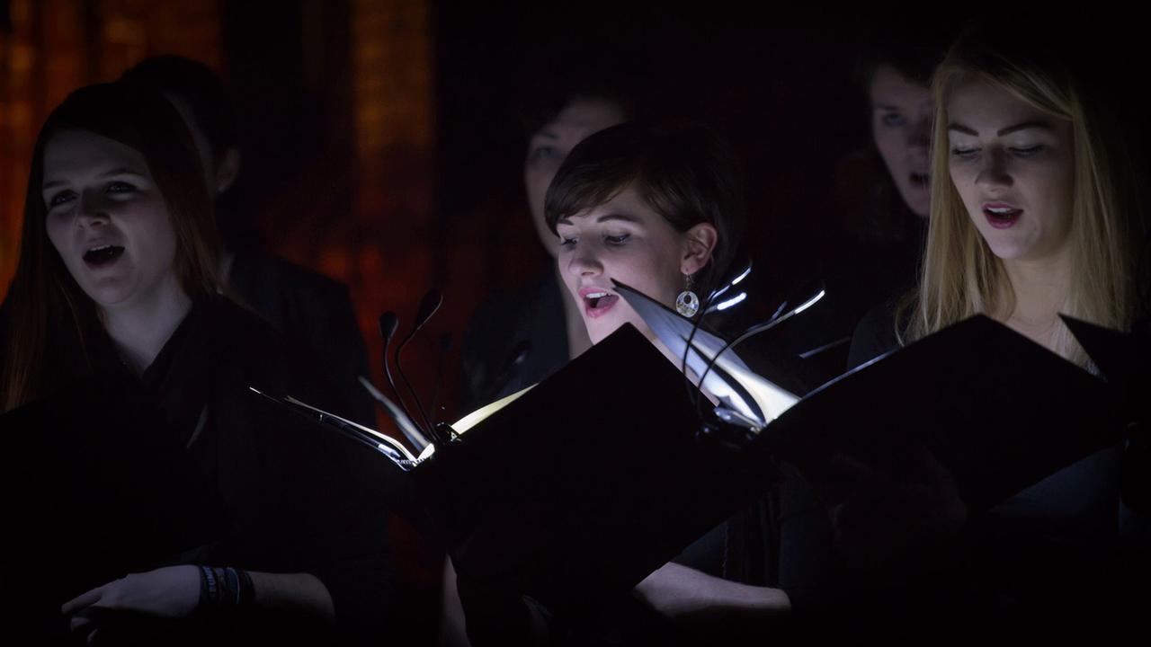 Die Audi-Jugendchorakademie beim Konzert "Aus der Tiefe der Zeit" Die Audi-Jugendchorakademie beim Konzert "Aus der Tiefe der Zeit"