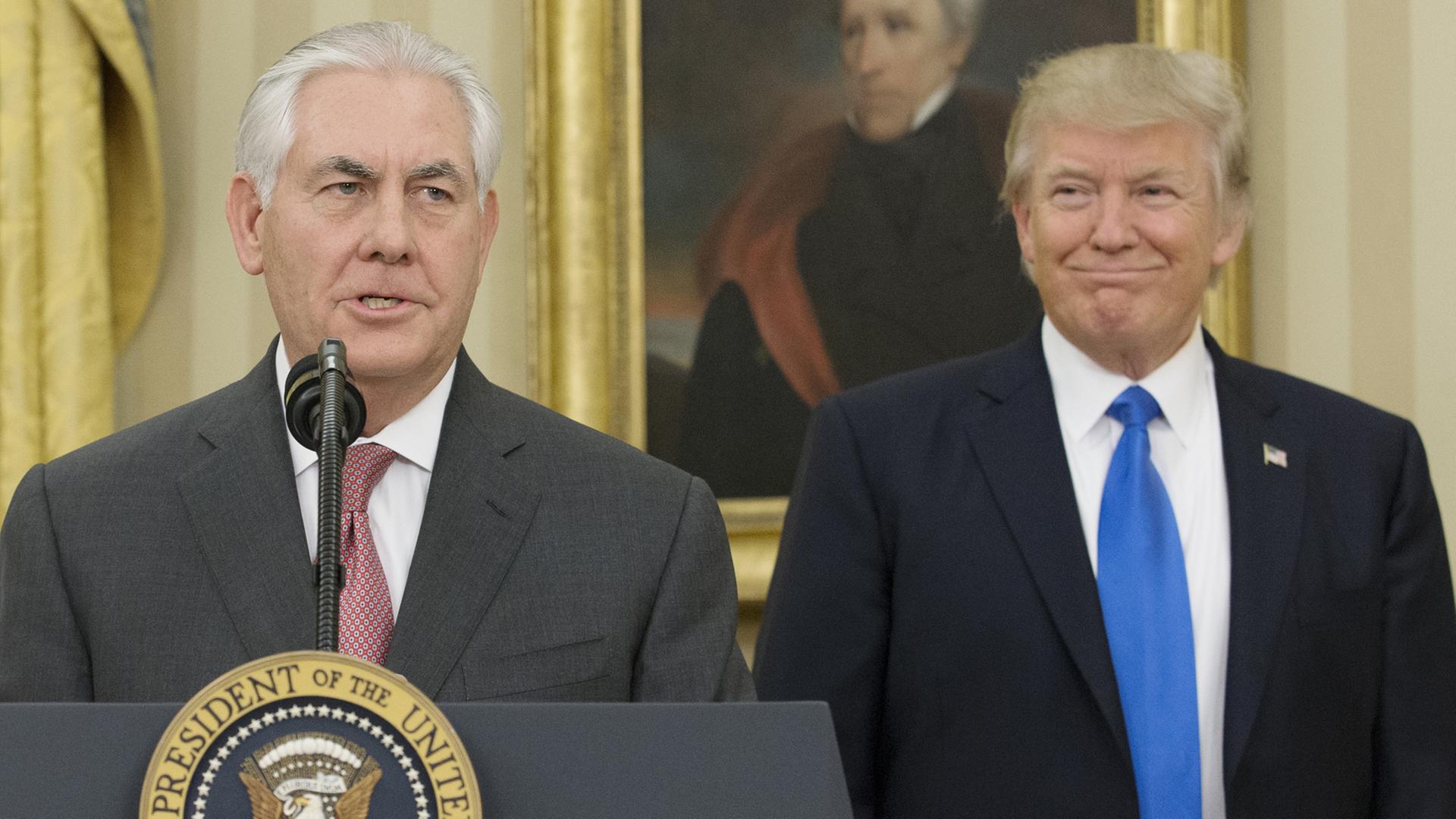 US-Außenminister Rex Tillerson (l.) und US-Präsident Donald Trump. US-Außenminister Rex Tillerson (l.) und US-Präsident Donald Trump.