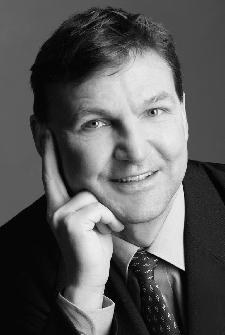 Ein Schwarz-Weiß-Porträt des Islamwissenschaftlers Wilfried Buchta Ein Schwarz-Weiß-Porträt des Islamwissenschaftlers Wilfried Buchta
