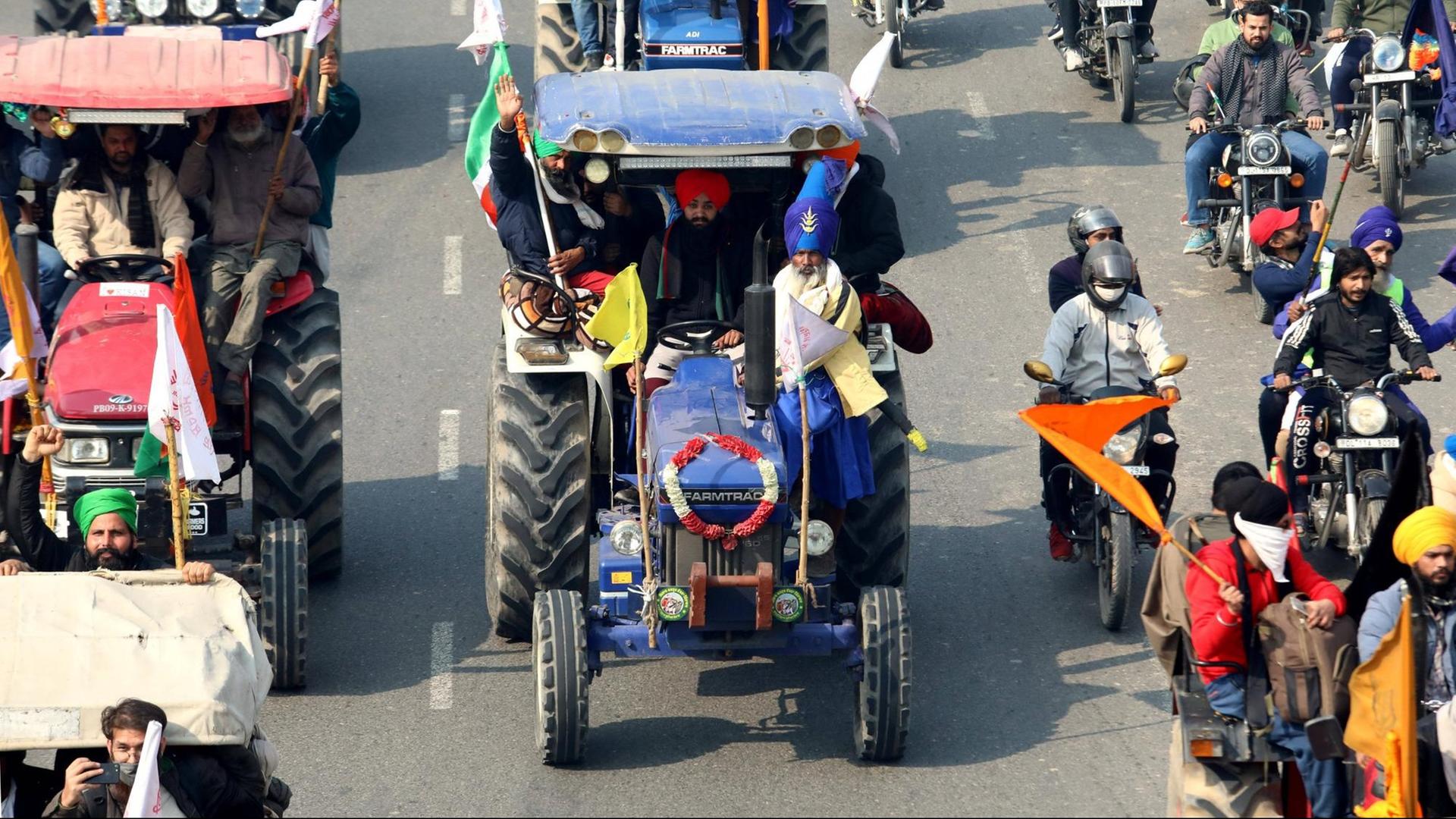 26. Januar, Neu Delhi, Indien: Demonstationszug indischer Landwirte gegen neue Agrargesetze 26. Januar, Neu Delhi, Indien: Demonstationszug indischer Landwirte gegen neue Agrargesetze