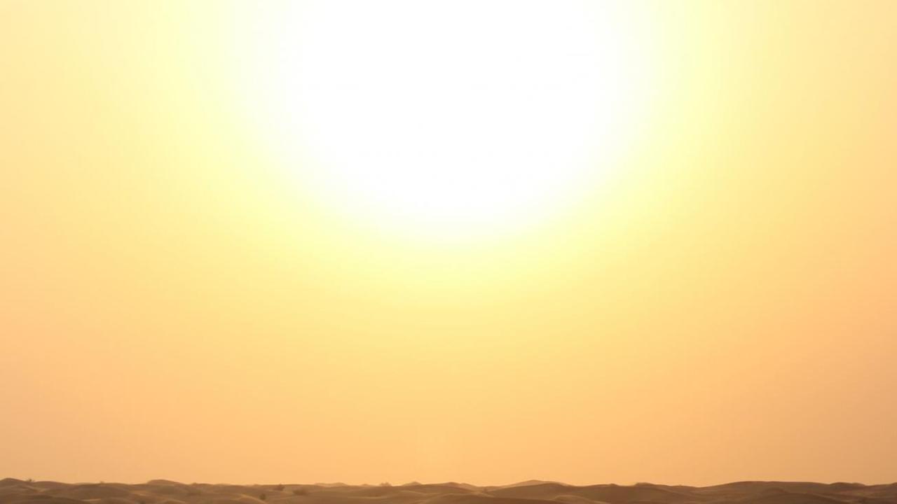 Die Sonne scheint hell über der Wüste von Dubai. Die Sonne scheint hell über der Wüste von Dubai.