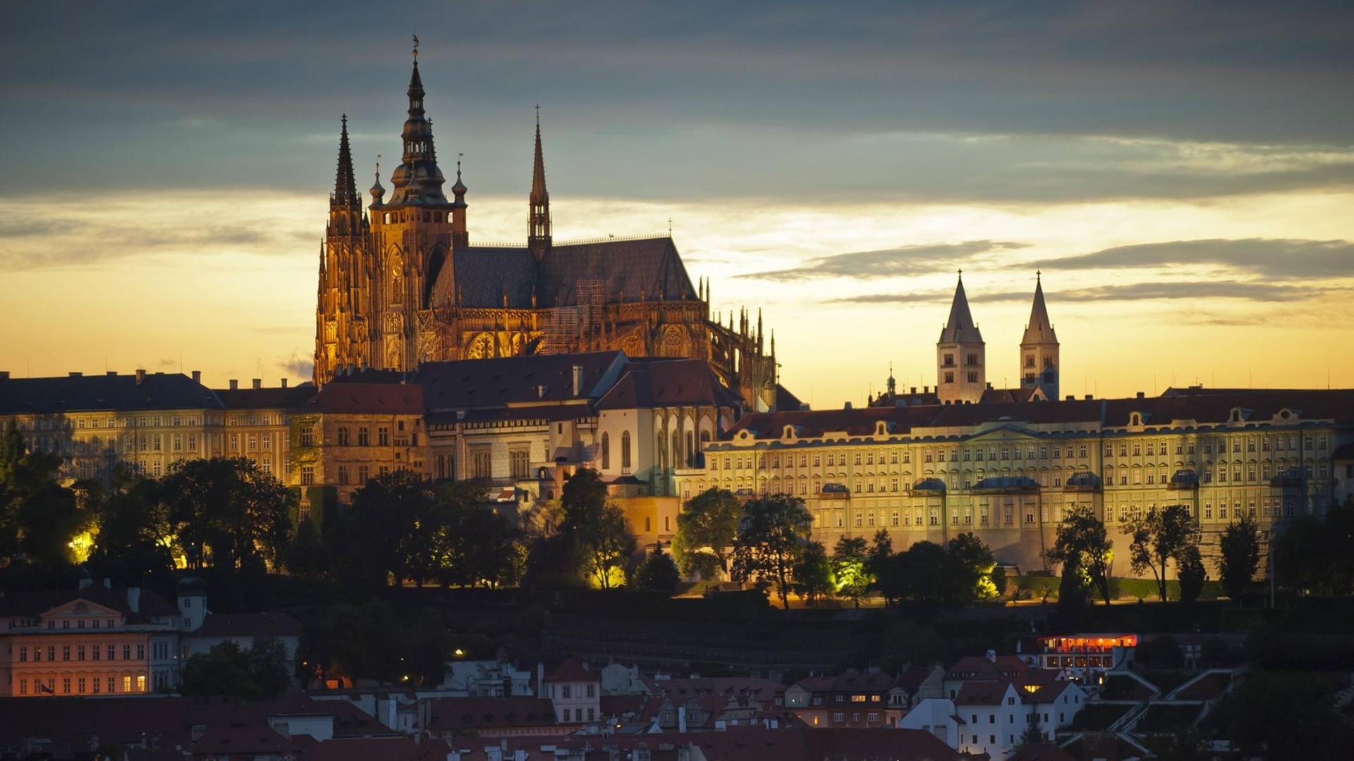 Blick vom Altstädter Rathaus auf Hradschin, Prager Burg und Veitsdom. Blick vom Altstädter Rathaus auf Hradschin, Prager Burg und Veitsdom.