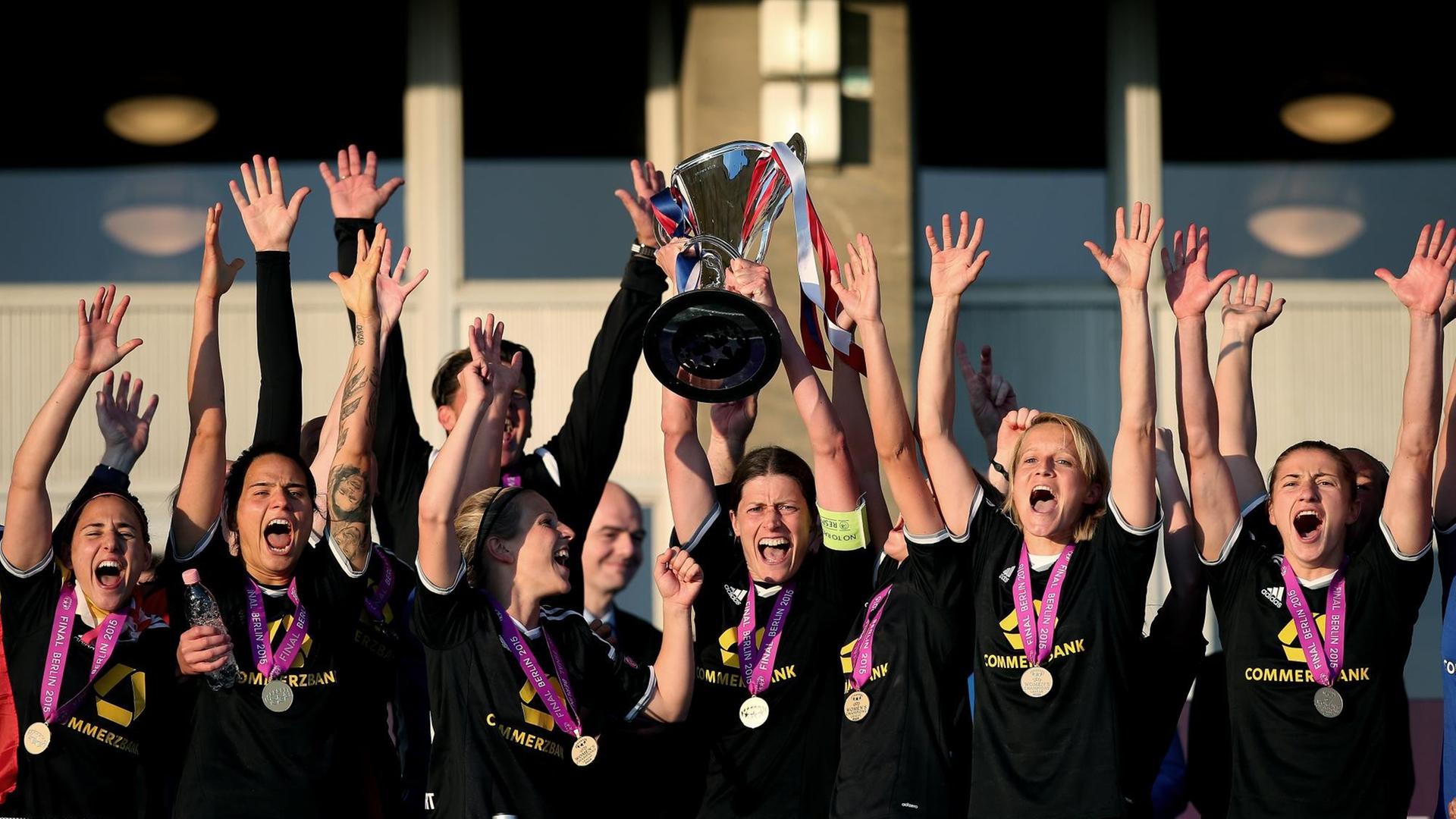 Spielerinnen des 1 FFC Frankfurt in Berlin Spielerinnen des 1 FFC Frankfurt in Berlin