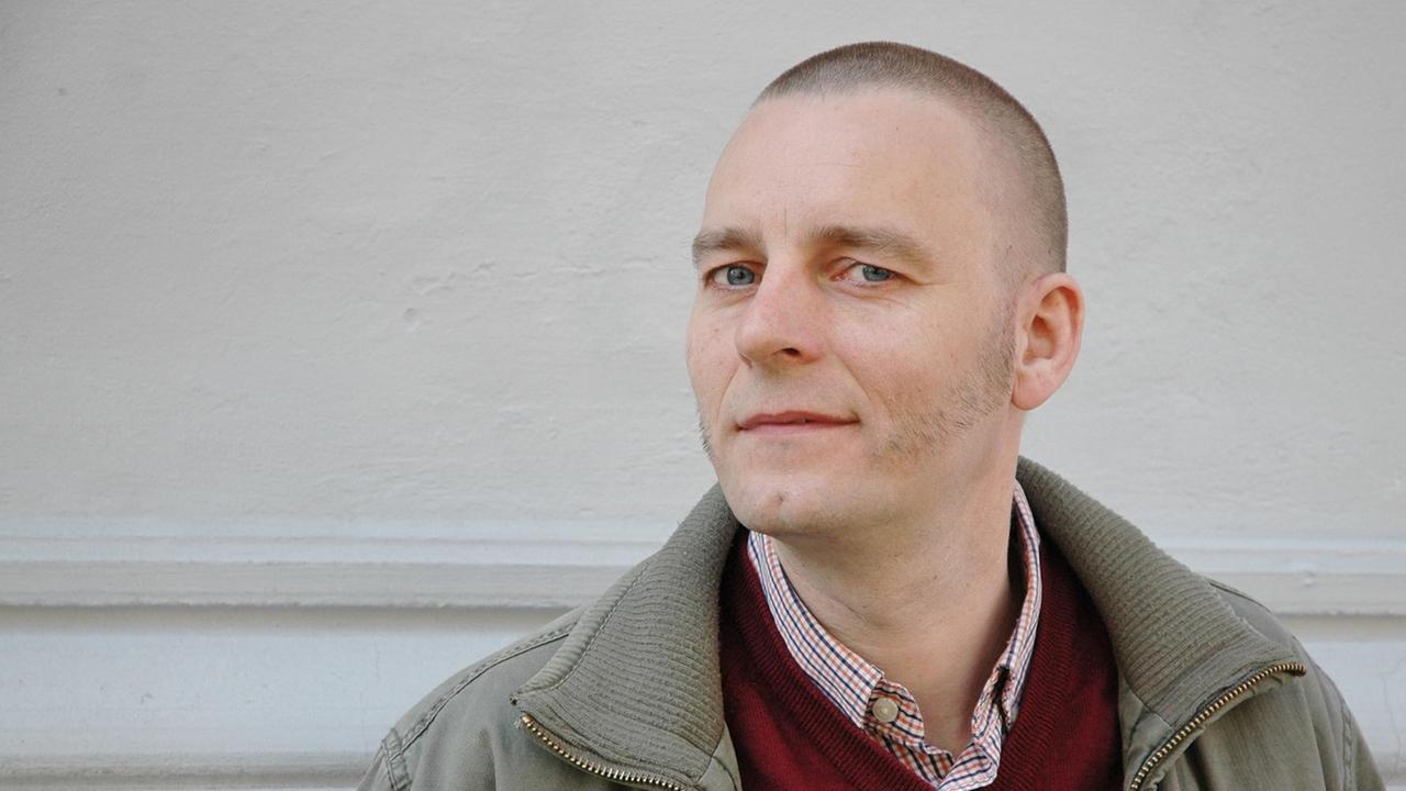 Portrait des Schriftstellers und Lesebühnenautors Arne Seidel alias Ahne. Portrait des Schriftstellers und Lesebühnenautors Arne Seidel alias Ahne.