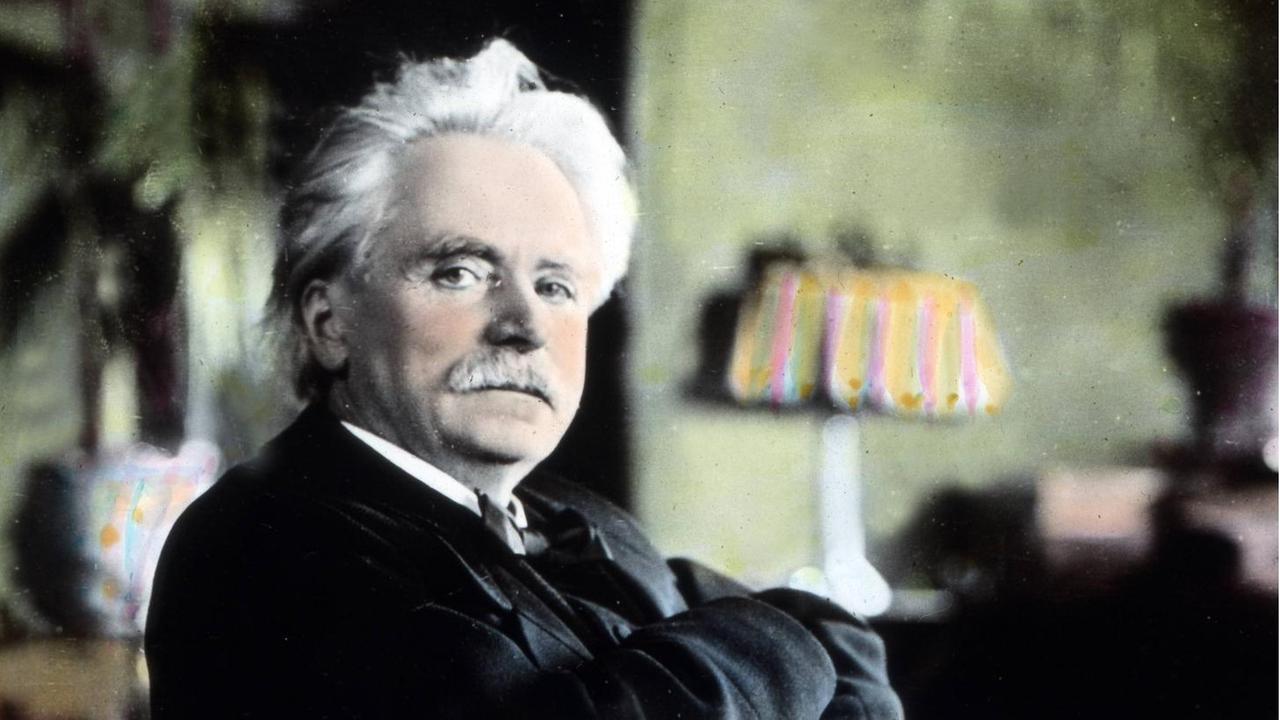 Der norwegische Komponist und Pianist Edvard Hagerup Grieg in einer historischen kolorierten Fotografie
