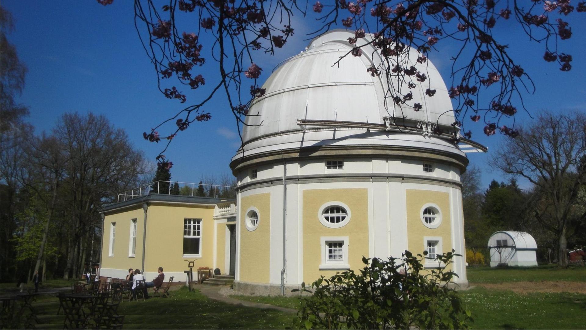 Das Gebäude des historisch bedeutenden 1-Meter-Teleskops der Sternwarte Bergedorf