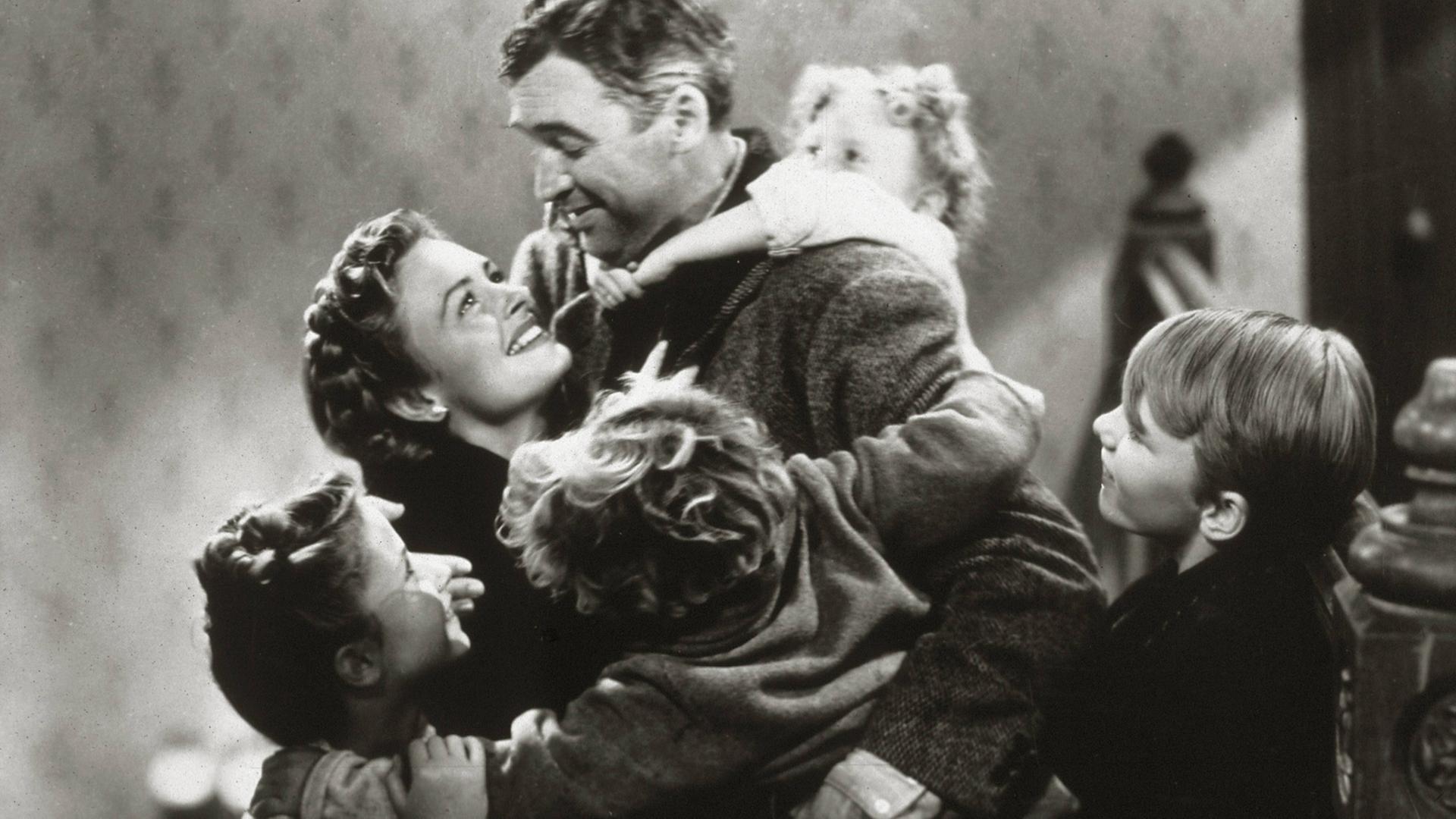 Donna Reed und James Stewart in "It's a Wonderful Life" ("Ist das Leben nicht schön?') Donna Reed und James Stewart in "It's a Wonderful Life" ("Ist das Leben nicht schön?')
