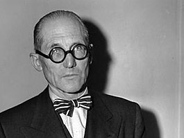 Der französische Architekt und Designer Charles Le Corbusier im Jahr 1947 Der französische Architekt und Designer Charles Le Corbusier im Jahr 1947