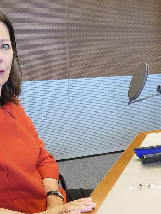 Die Schriftstellerin Ursula Krechel ist zu Gast in unserer Sendung "Im Gespräch".