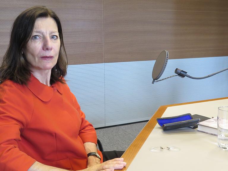 Die Schriftstellerin Ursula Krechel ist zu Gast in unserer Sendung "Im Gespräch".
