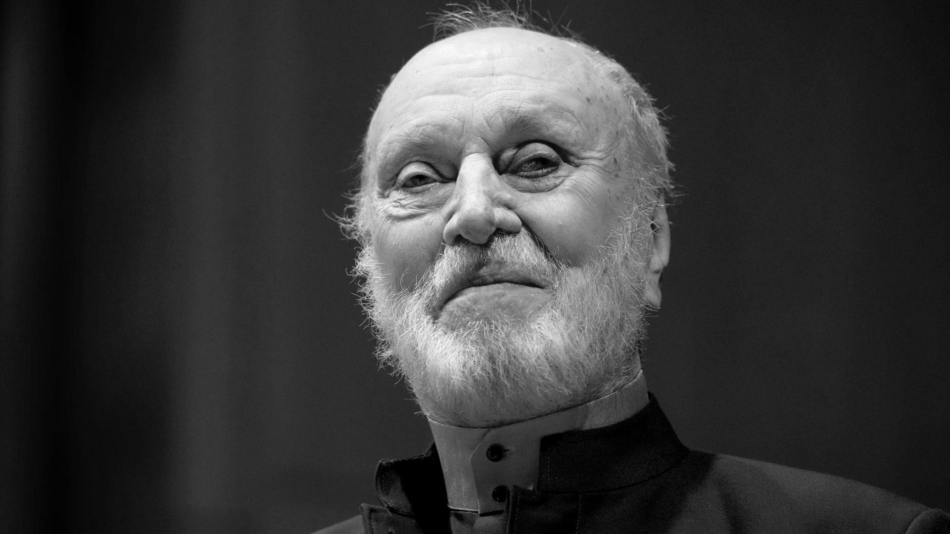 Star-Dirigent Kurt Masur spricht am 29.03.2012 im Leipziger Gewandhaus anlässlich seiner Auszeichnung mit dem Kulturpreis der Deutschen Freimaurer. Star-Dirigent Kurt Masur spricht am 29.03.2012 im Leipziger Gewandhaus anlässlich seiner Auszeichnung mit dem Kulturpreis der Deutschen Freimaurer.