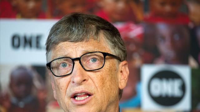 Bill Gates spricht auf einer Pressekonferenz in Berlin.