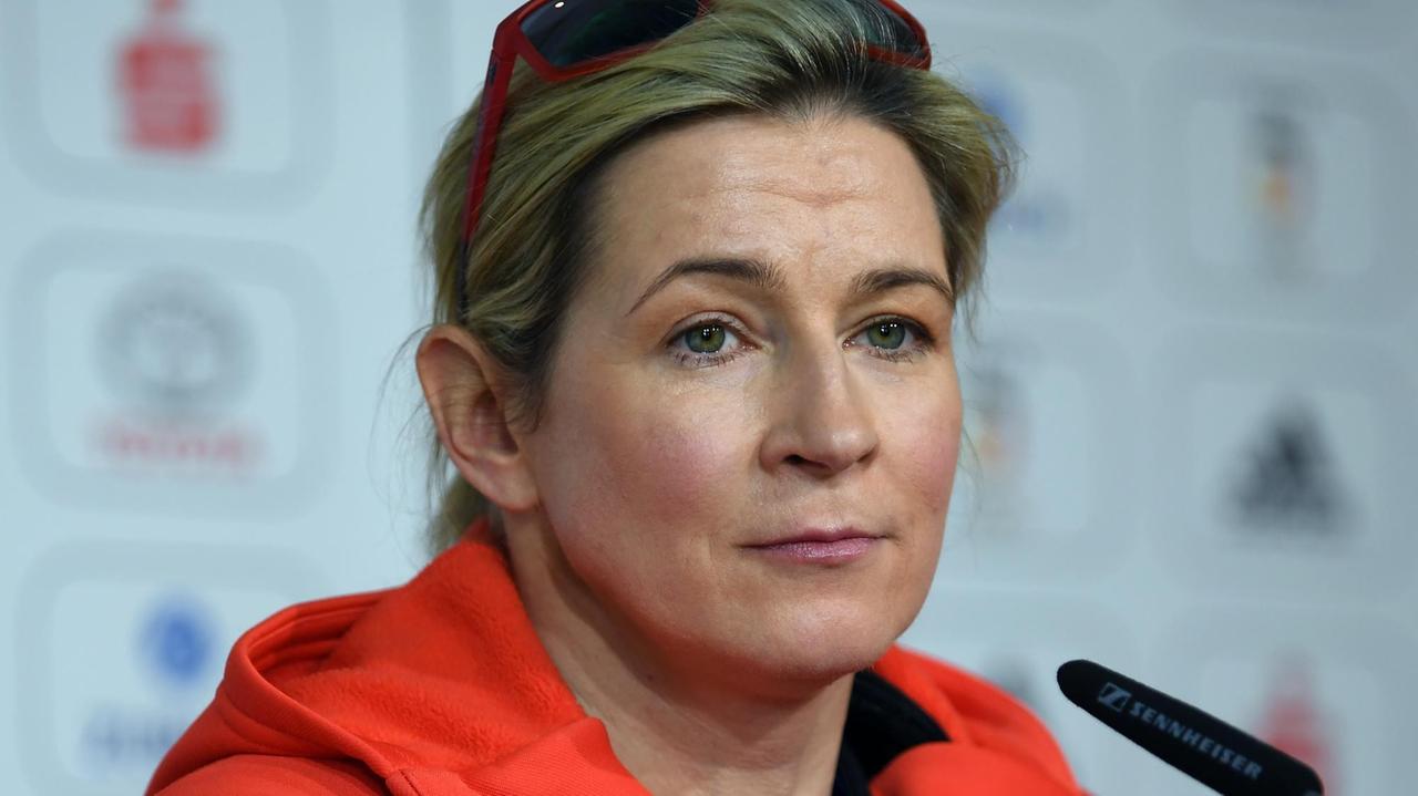 Die Eisschnellläuferin Claudia Pechstein bei einer Pressekonferenz 2018. Die Eisschnellläuferin Claudia Pechstein bei einer Pressekonferenz 2018.