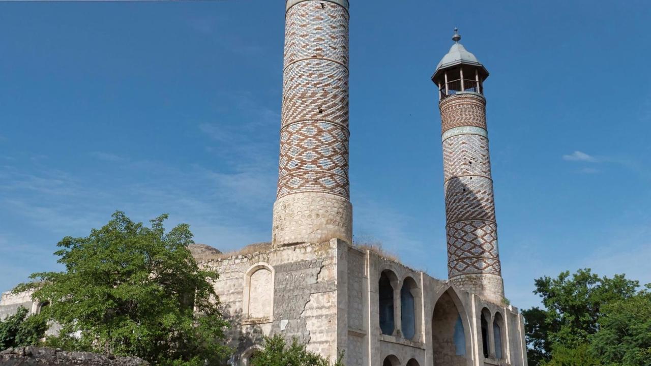 Moschee mit zwei Türmen Moschee mit zwei Türmen