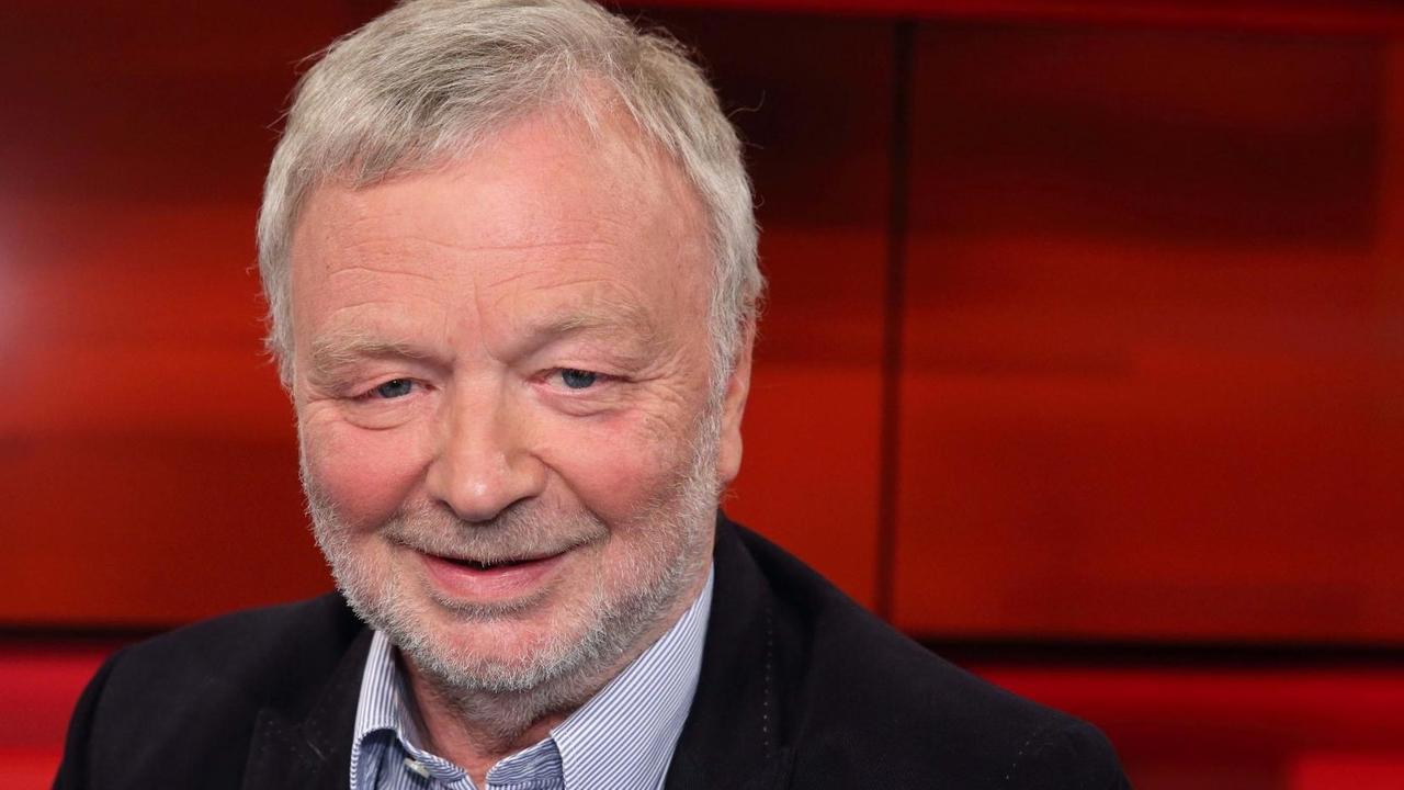 Michael Juergs, Journalist und Buchautor am 10. Oktober 2016 als Gast in der politischen Talkshow hart aber fair zum Thema: "Einheit? Sie pfeifen drauf! Was ist da los, Brueder und Schwestern?" Michael Juergs, Journalist und Buchautor am 10. Oktober 2016 als Gast in der politischen Talkshow hart aber fair zum Thema: "Einheit? Sie pfeifen drauf! Was ist da los, Brueder und Schwestern?"