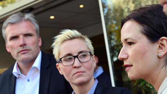 Andreas Bausewein (SPD), Susanne Hennig-Wellsow (Linke) und Anja Siegesmund (Grüne) (v.l.) nach den Sondierungen am 15. Oktober 2014 in Erfurt