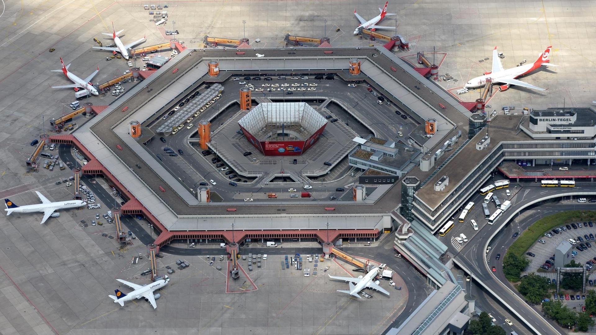 Flughafen Berlin-Tegel - Geist Und Design Der 70er-Jahre ...