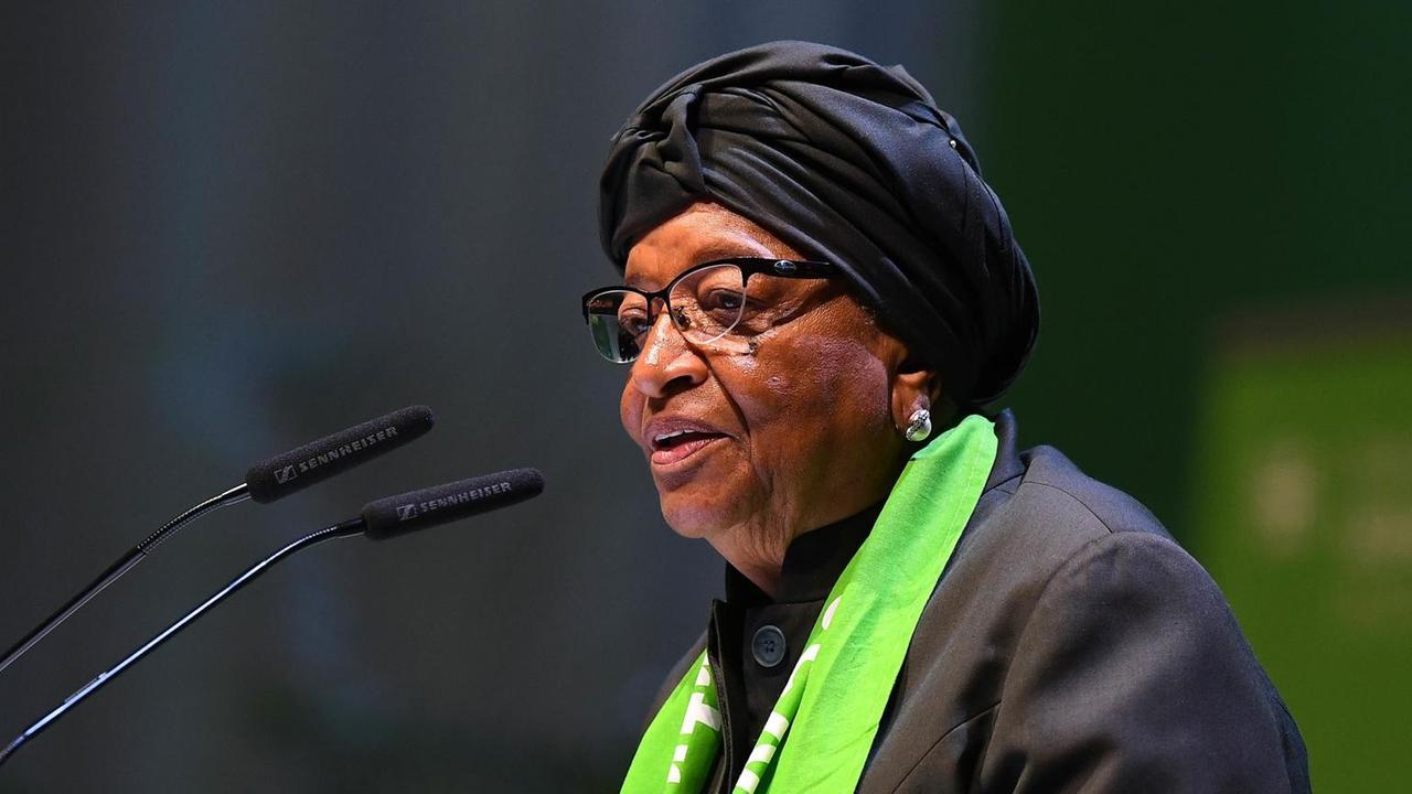 Die ehemalige Staatspräsidentin Liberias und Friedensnobelpreisträgerin, Ellen Johnson Sirleaf spricht auf dem evangelischen Kirchentag