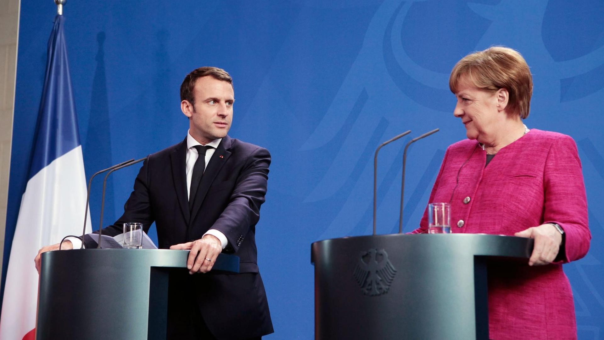 Emmanuel Macron mit Bundeskanzlerin Merkel in Berlin Emmanuel Macron mit Bundeskanzlerin Merkel in Berlin
