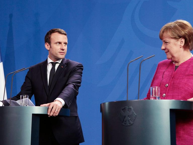 Emmanuel Macron mit Bundeskanzlerin Merkel in Berlin