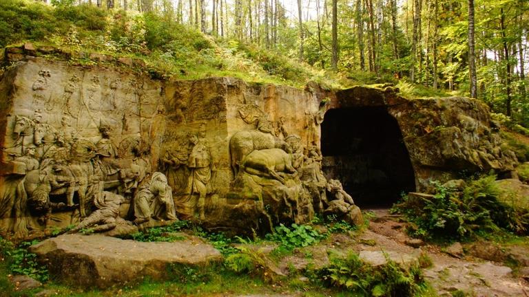 Das Bibelkabinett im Wald des Hospitals Kuks in Tschechien. Das Bibelkabinett im Wald des Hospitals Kuks in Tschechien.