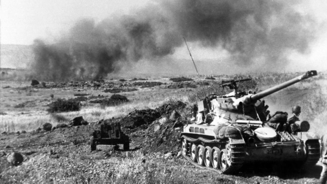 Ein israelischer Panzer im Juni 1967 während des Sechstage-Krieg auf den Golanhöhen. Ein israelischer Panzer im Juni 1967 während des Sechstage-Krieg auf den Golanhöhen.