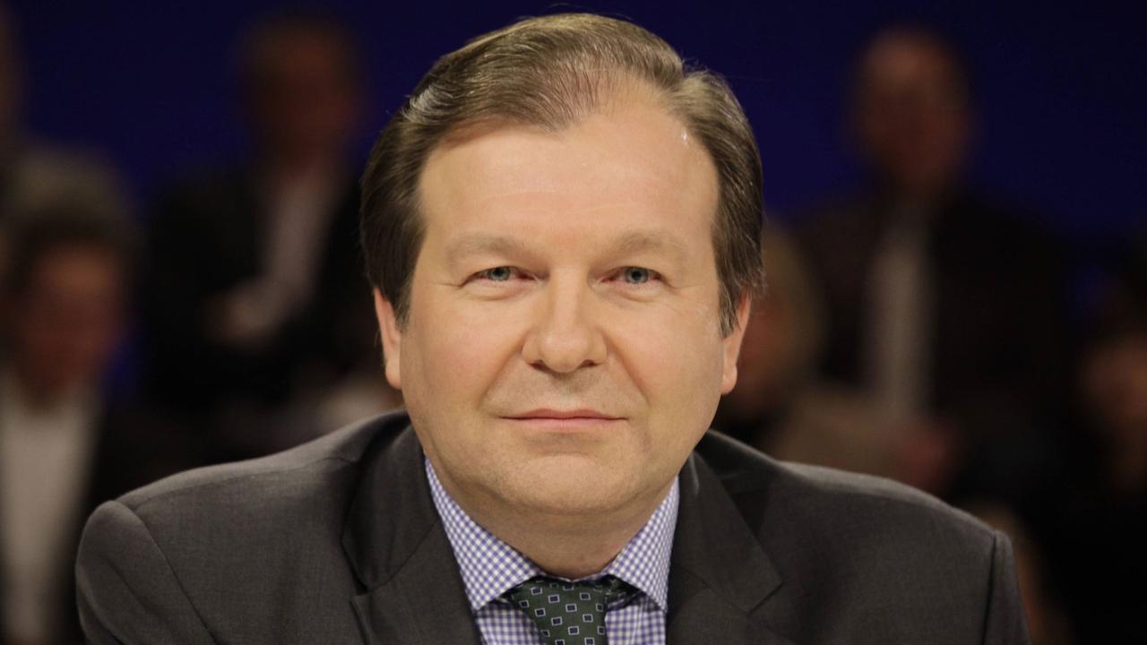 Athanasios Syrianos, Inhaber einer Brauerei und Vize-Präsident der Deutsch-griechischen Industrie- und Handelskammer in der Sendung "Maybrit Illner" im ZDF Athanasios Syrianos, Inhaber einer Brauerei und Vize-Präsident der Deutsch-griechischen Industrie- und Handelskammer in der Sendung "Maybrit Illner" im ZDF