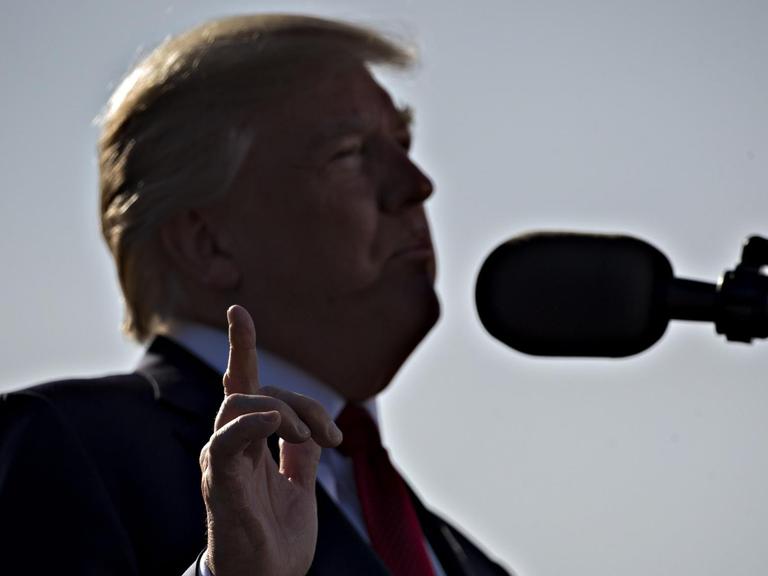 US-Präsident Donald Trump spricht vor dem US-Verteidigungsministerium in Washington, D.C.