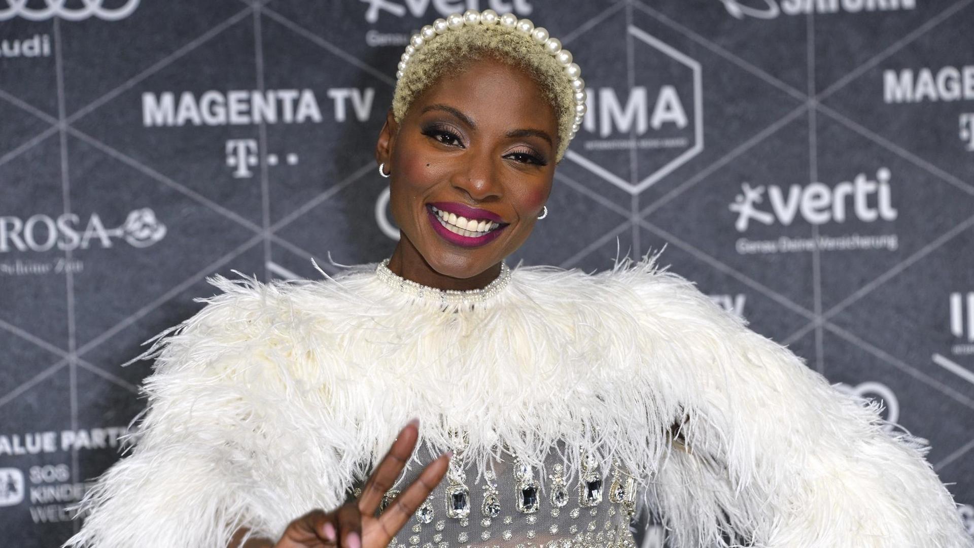 Die Schauspielerin und Tänzerin Nikeata Thompson bei der Verleihung der INTERNATIONAL MUSIC AWARDS in Berlin. Die Schauspielerin und Tänzerin Nikeata Thompson bei der Verleihung der INTERNATIONAL MUSIC AWARDS in Berlin.