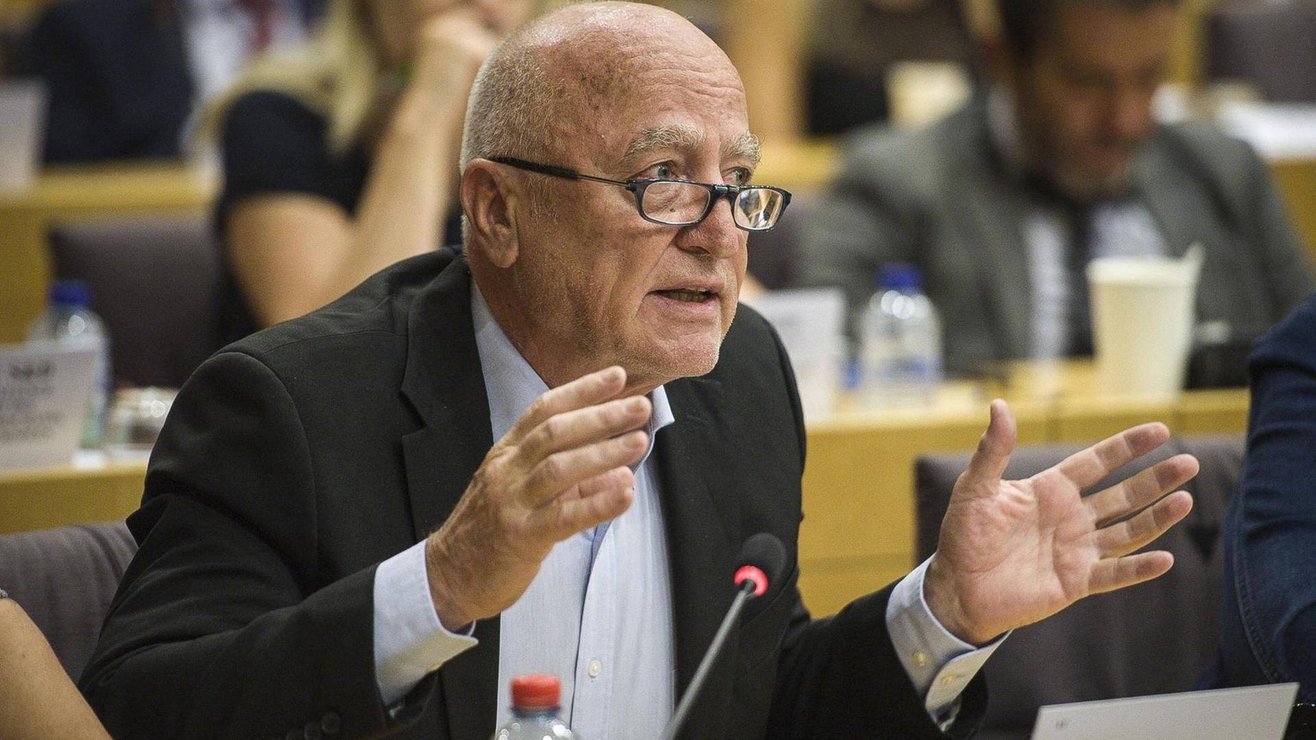 Josef Weidenholzer debattiert im Europaparlament Josef Weidenholzer debattiert im Europaparlament