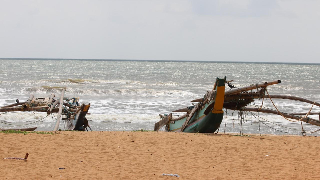 Insel-Paradies auf Abruf? - Menschenleere Strände in Sri Lanka. Insel-Paradies auf Abruf? - Menschenleere Strände in Sri Lanka.