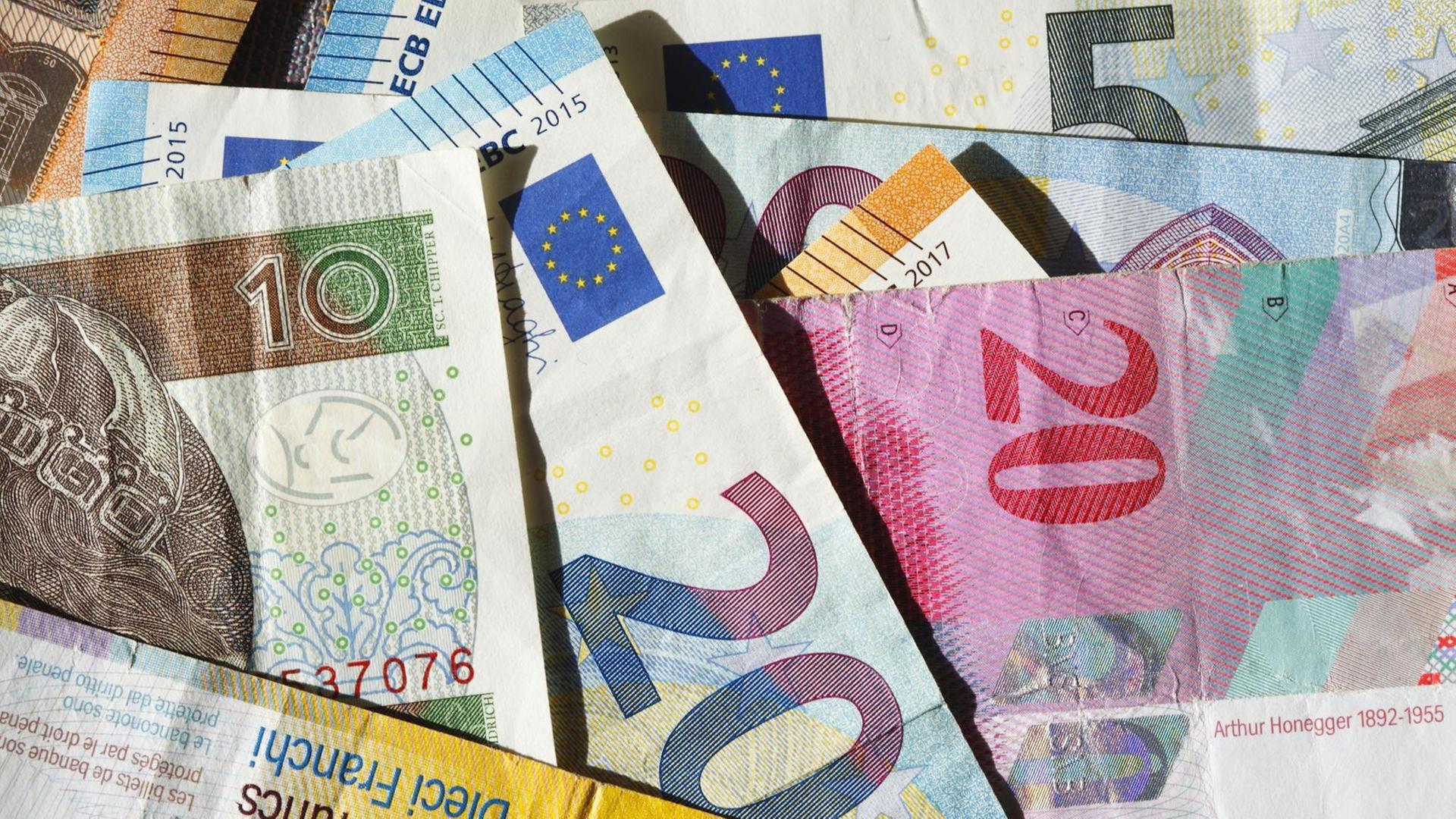 Unterschiedliche Banknoten von Europäischer Währung. Unterschiedliche Banknoten von Europäischer Währung.