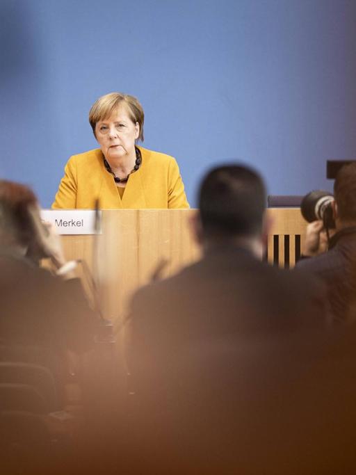 Angela Merkel, Bundeskanzlerin, aufgenommen im Rahmen einer Bundespressekonferenz nach der Sitzung des Corona-Kabinetts in Berlin.