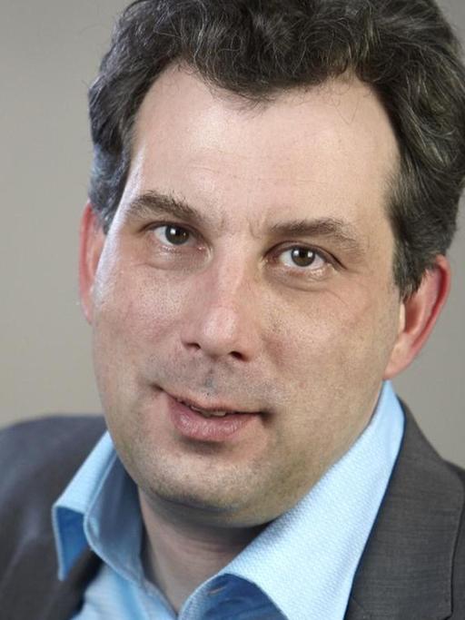 Volker Resing ist Journalist und Buchautor. Seit 1. Oktober 2014 ist er Chefredakteur der "Herder Korrespondenz".