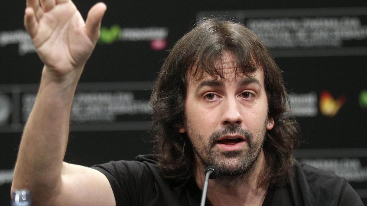 epa04418714 Spanish filmmaker Isaki Lacuesta attends the press conference for his movie 'Murieron por Encima de Sus Posibilidades' during the 62nd San Sebastian International Film Festival, in San Sebastian, Spain, 26 September 2014. The festival runs until 27 September. EPA/JUAN HERRERO | epa04418714 Spanish filmmaker Isaki Lacuesta attends the press conference for his movie 'Murieron por Encima de Sus Posibilidades' during the 62nd San Sebastian International Film Festival, in San Sebastian, Spain, 26 September 2014. The festival runs until 27 September. EPA/JUAN HERRERO |
