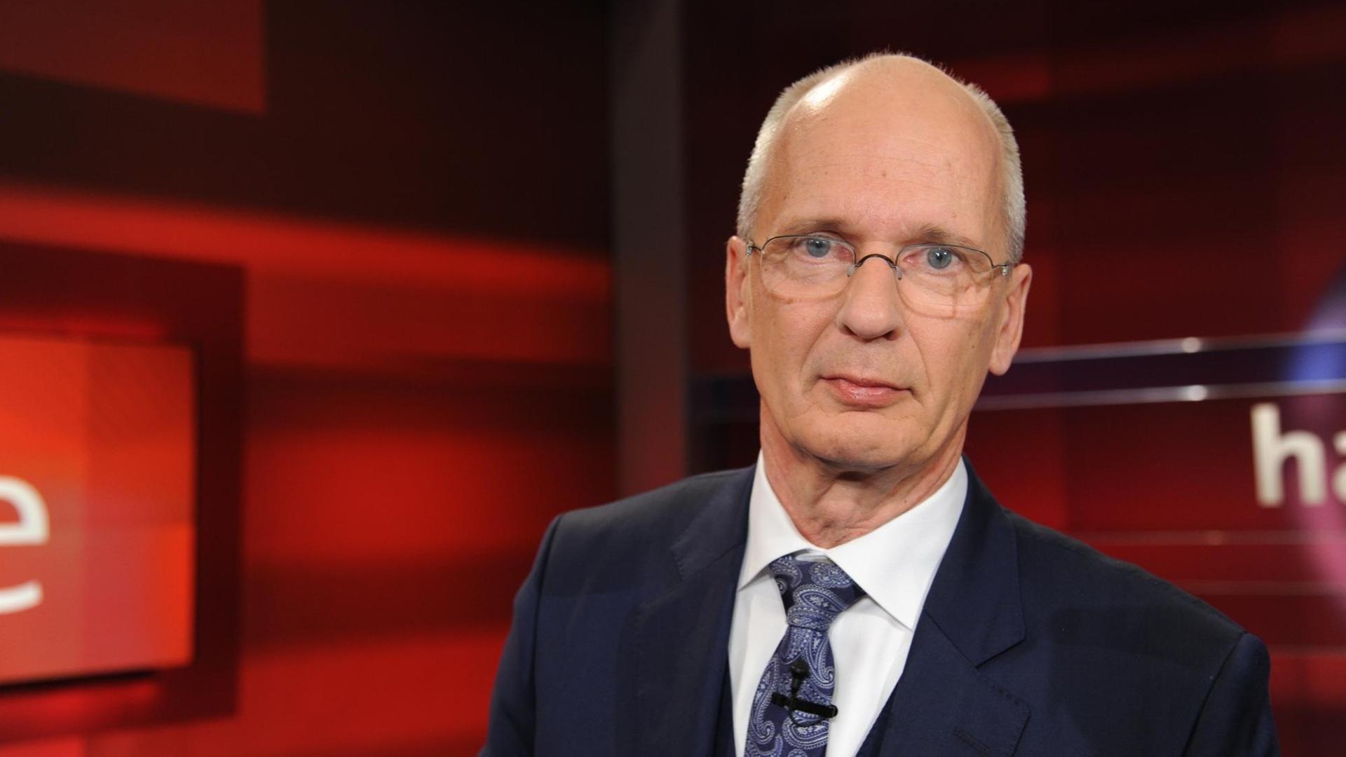 Thomas Bliwier, Fachanwalt für Strafrecht. Der Strafverteidiger vertritt die Familie eines der NSU-Opfer. Thomas Bliwier, Fachanwalt für Strafrecht. Der Strafverteidiger vertritt die Familie eines der NSU-Opfer.