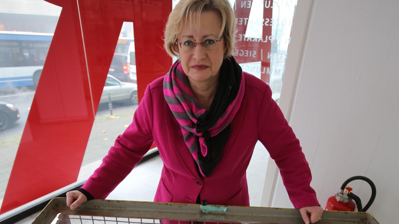 Die Leiterin des Kölner Stadtarchivs, Bettina Schmidt-Czaia