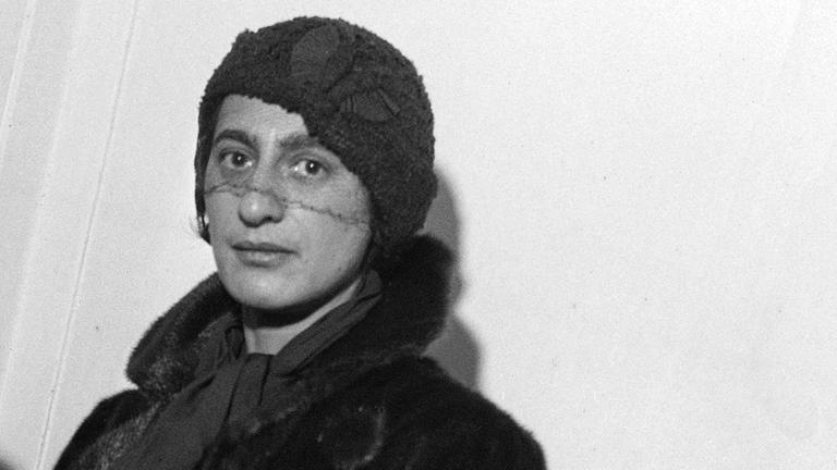 Anni Albers in New York im Jahr 1933. Anni Albers in New York im Jahr 1933.