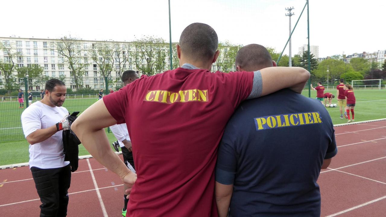 "Citoyens et Policiers" - Bürger und Polizisten überwinden die Feindseligkeiten "Citoyens et Policiers" - Bürger und Polizisten überwinden die Feindseligkeiten