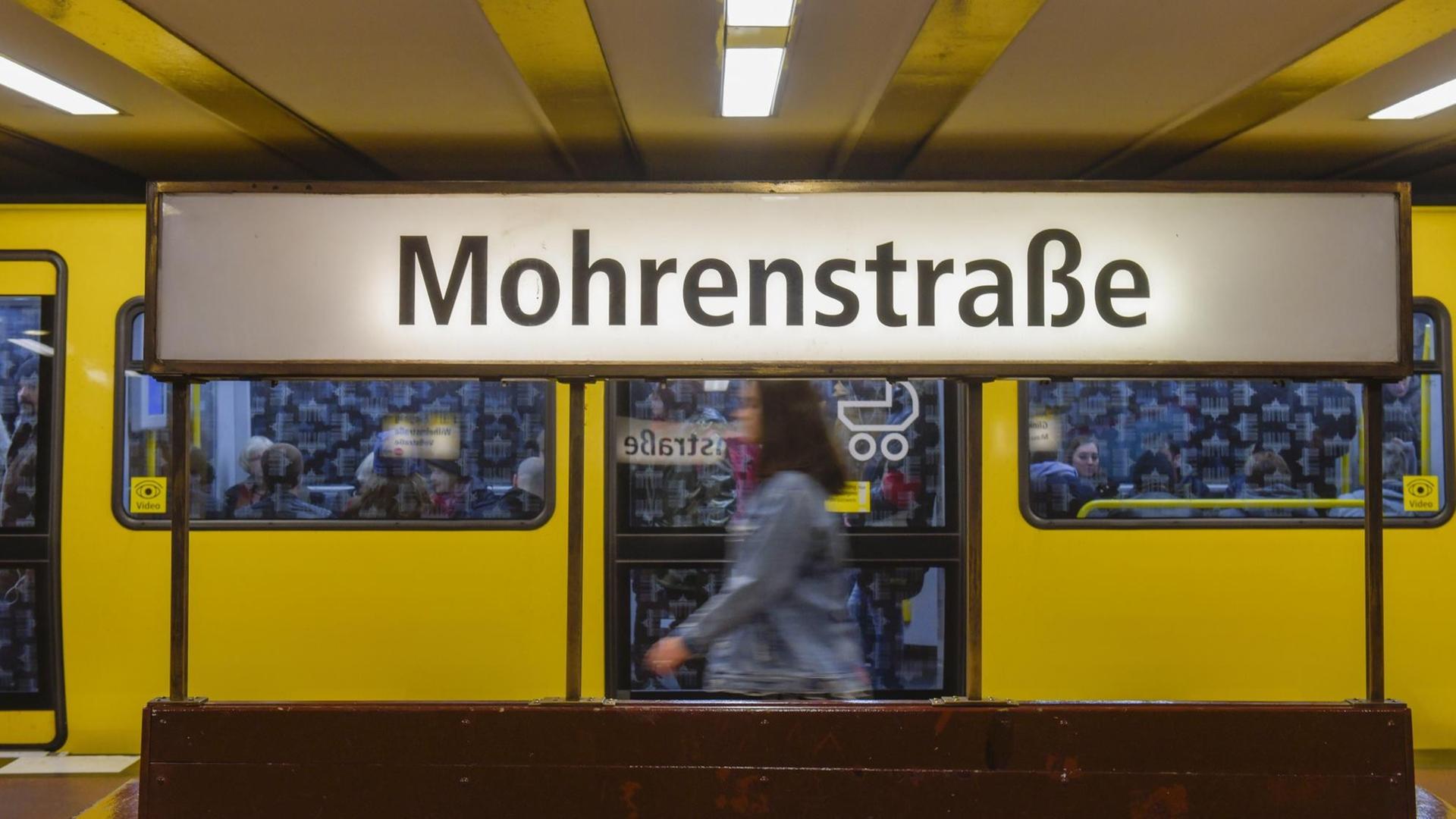 U-Bahnhof-Schild "Mohrenstraße" U-Bahnhof-Schild "Mohrenstraße"