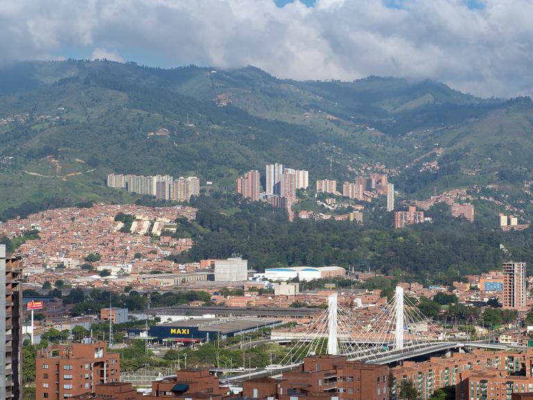 Blick auf Medellin in Kolumbien