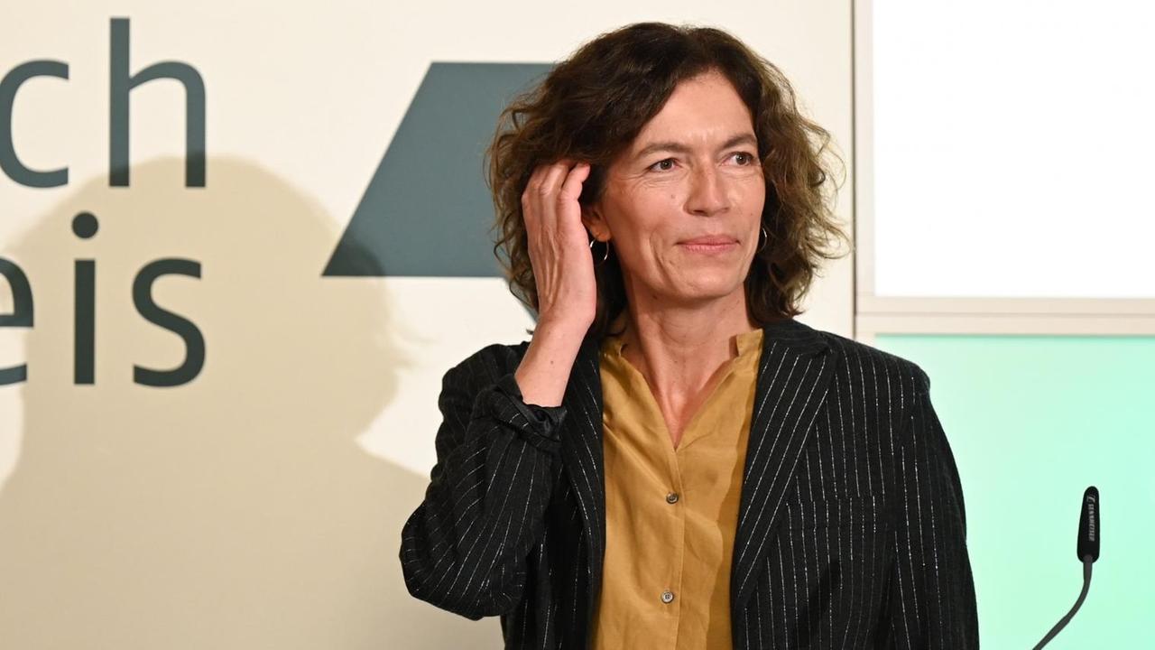 Das Foto zeigt die Autorin Anne Weber. Das Foto zeigt die Autorin Anne Weber.