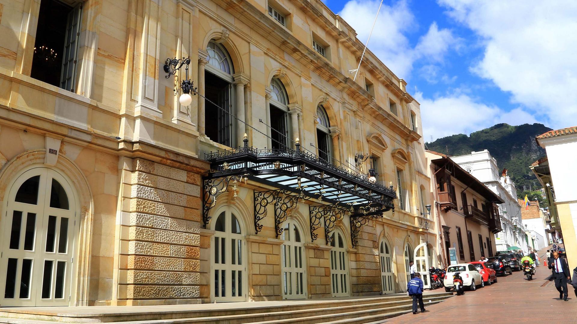 A picture made available on 23 July 2014 shows an exterior view of the Colon Theatre in Bogota, Colombia, 22 July 2014. The theatre, built in the XIX century, reopens its doors on 23 July 2014 after six years of remodeling works. A picture made available on 23 July 2014 shows an exterior view of the Colon Theatre in Bogota, Colombia, 22 July 2014. The theatre, built in the XIX century, reopens its doors on 23 July 2014 after six years of remodeling works.