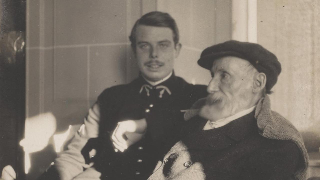 Pierre Auguste und Jean Renoir auf einer Fotografie von Pierre Bonnard von 1916 Pierre Auguste und Jean Renoir auf einer Fotografie von Pierre Bonnard von 1916