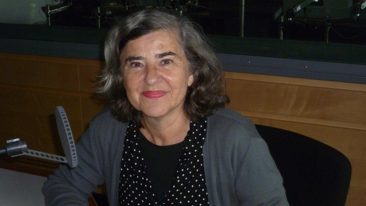 Die Schriftstellerin Barbara Honigmann zu Besuch im Studio von Deutschlandradio Kultur.