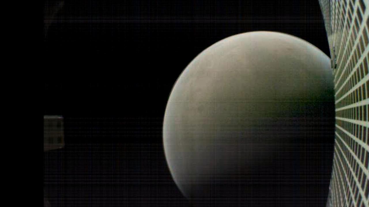 Mars, aufgenommen von einem MarCO-Satelliten Mars, aufgenommen von einem MarCO-Satelliten