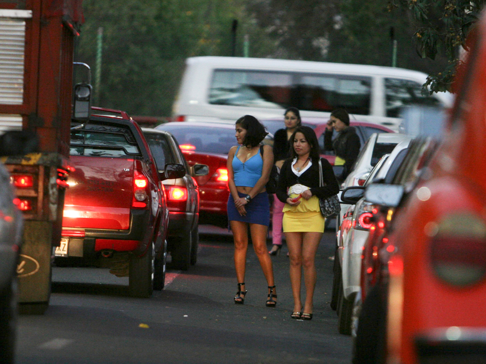 Die Geile Straßen Prostituierte Wartet
