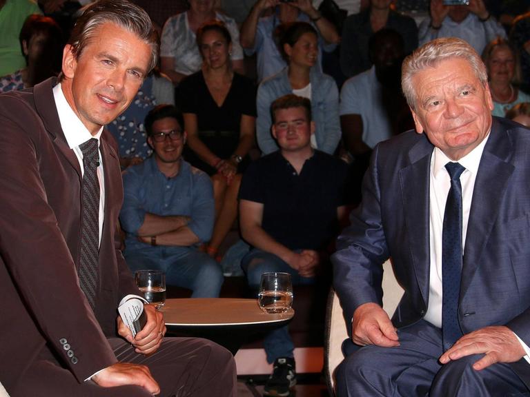 Markus Lanz mit Joachim Gauck in der Talkshow "Markus Lanz" am 19.06.2019 in Hamburg