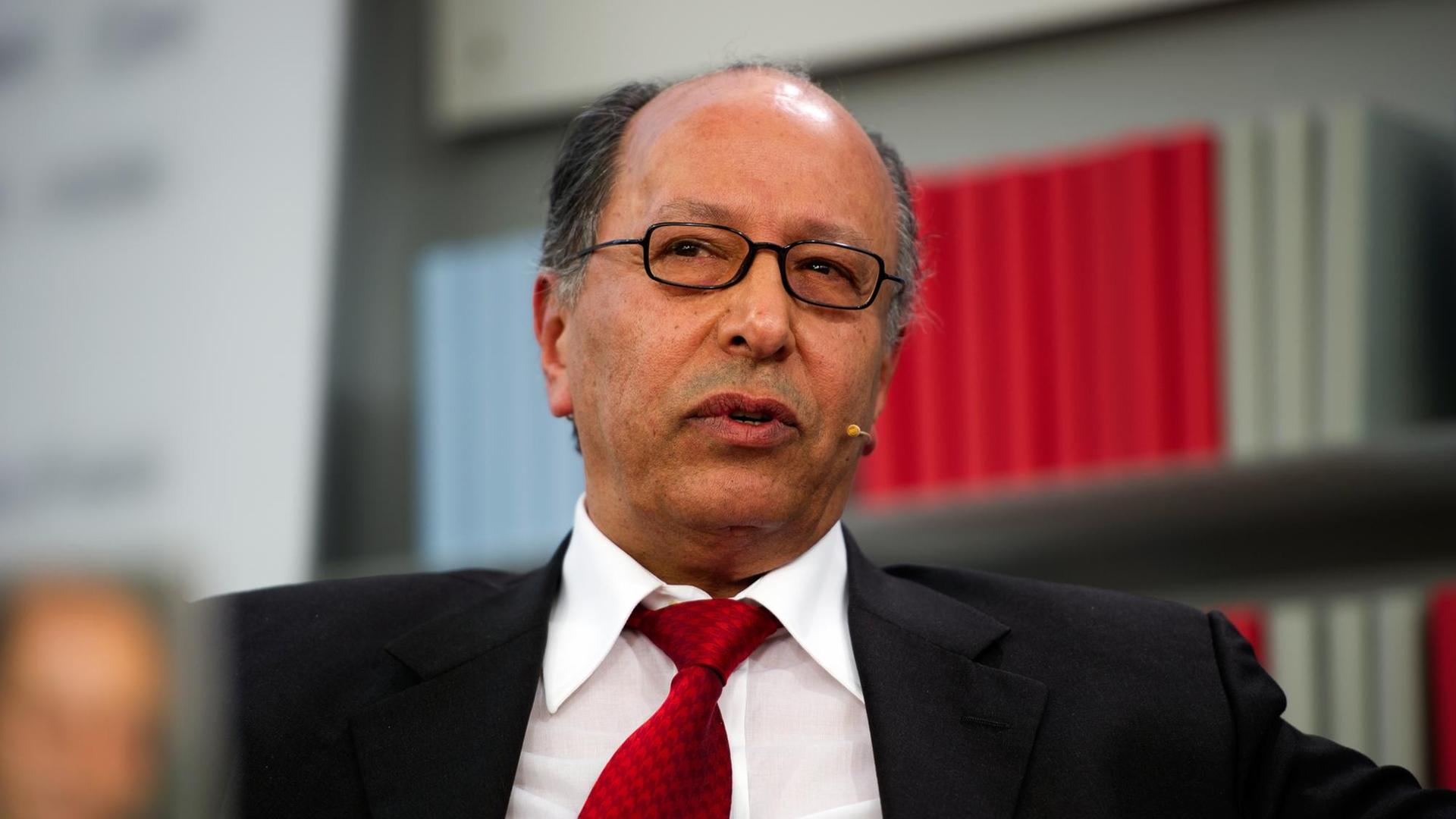 Abdallah Frangi, persönlicher Berater von Palästinenser-Präsident Abbas für außenpolitische Angelegenheiten. Abdallah Frangi, persönlicher Berater von Palästinenser-Präsident Abbas für außenpolitische Angelegenheiten.
